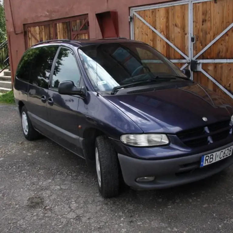 OSOBNÍ AUTOMOBIL Chrysler Grand Voyager, 3.8 4WD